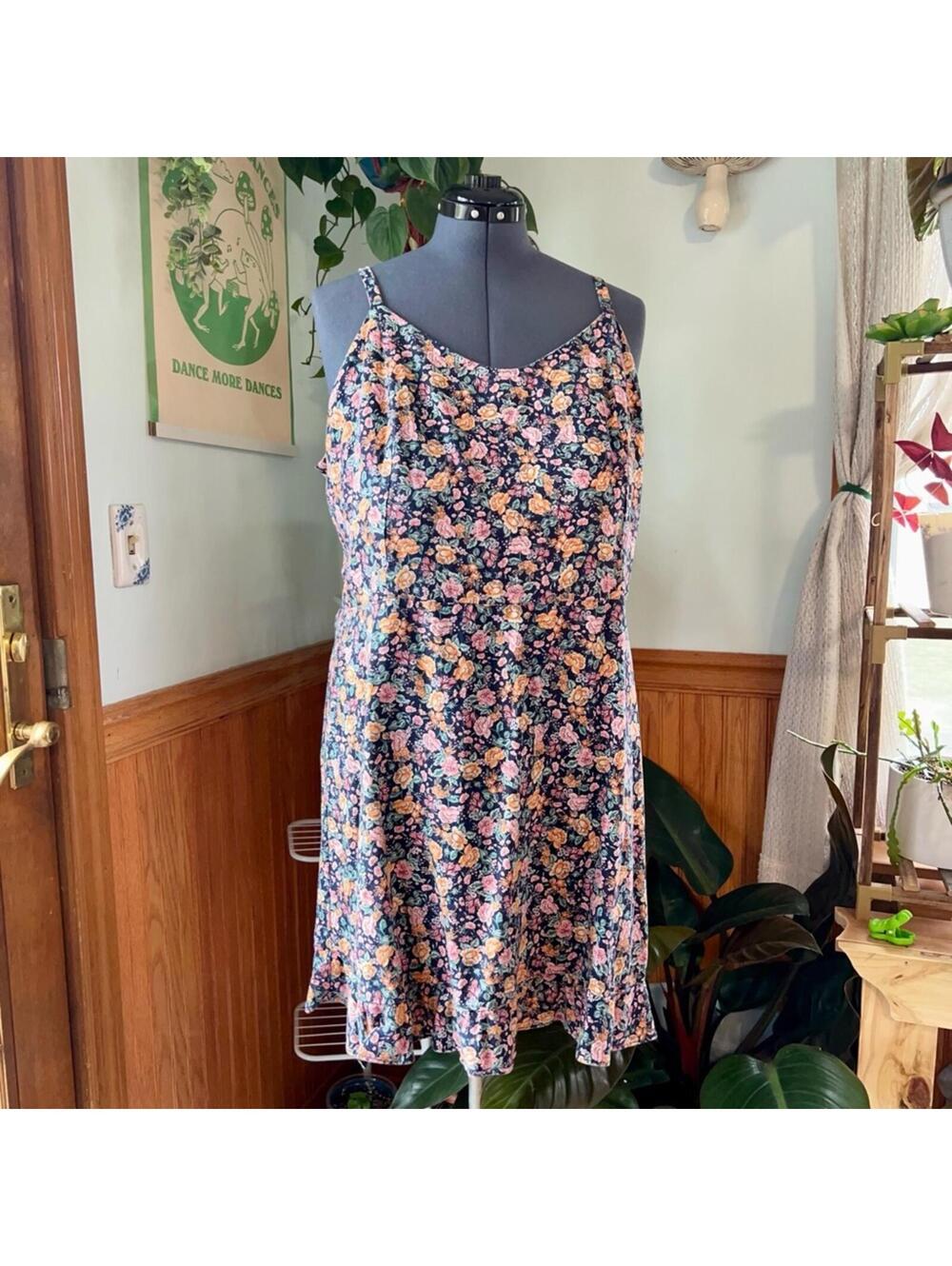 Torrid Women’s Plus Size 1 Floral Summer Mini / Midi Dress